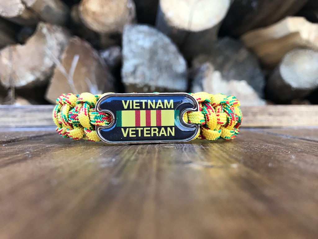 Vietnam Veteran Dog Tag Paracord Bracelet